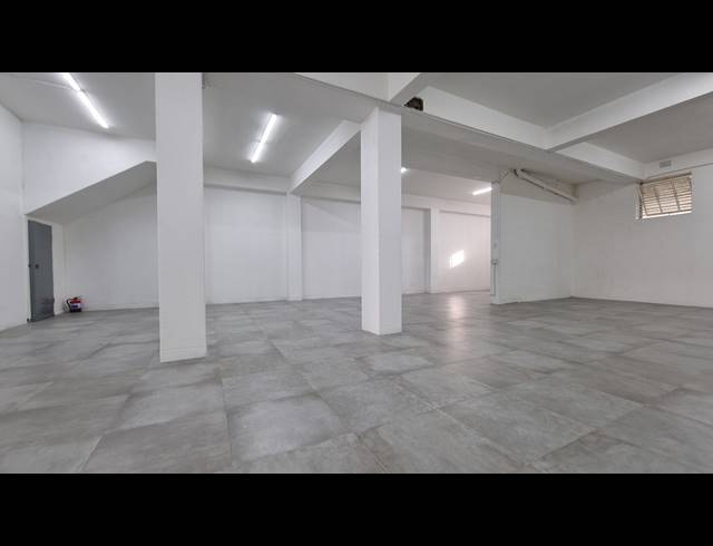250M² BUILDING TO LET IN WOODSTOCK